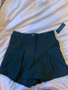 KIRIOUS Dark Green Pleated Skort